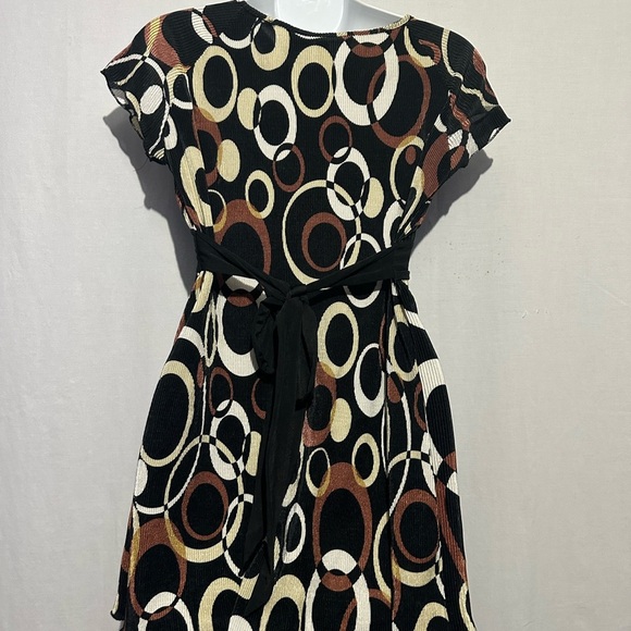 Stylish Black and Brown Patterned Women's Dress - Picture 2 of 3